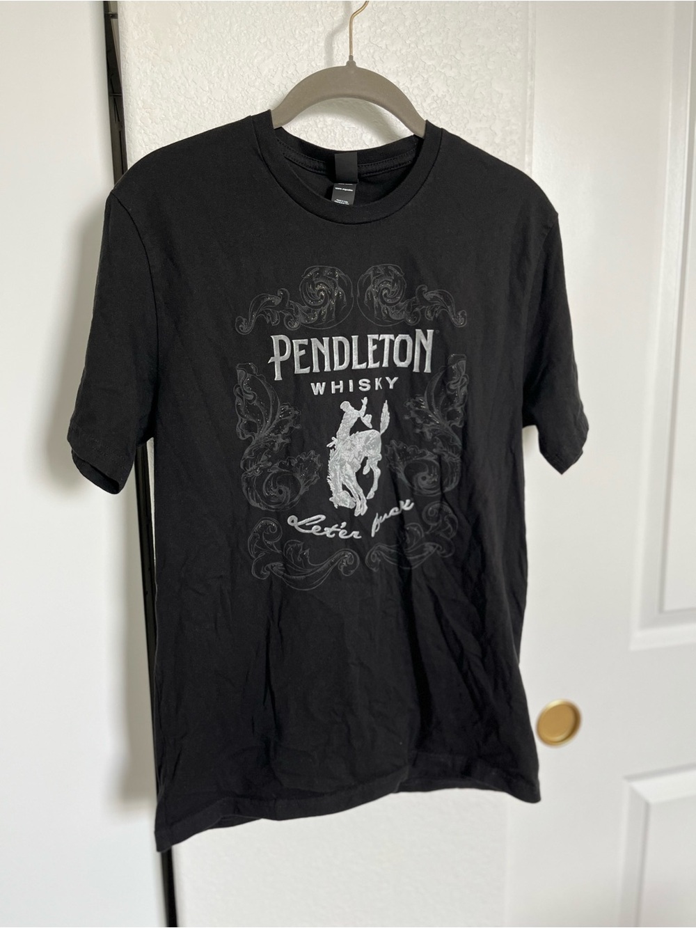 Black Graphic Pendleton Whisky Tee - Men's Size Small 100% Cotton Casual T Shirt